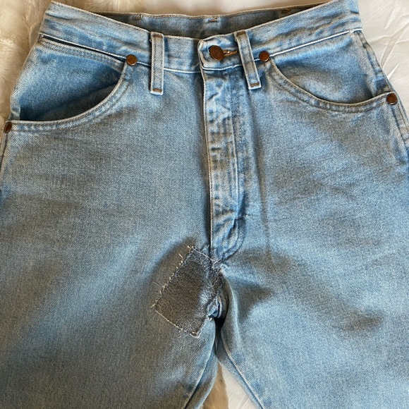 Wrangler Super Sexy Flattering Fit Light Blue Denim Jeans Wedgy Tush Fit! - Picture 5 of 6